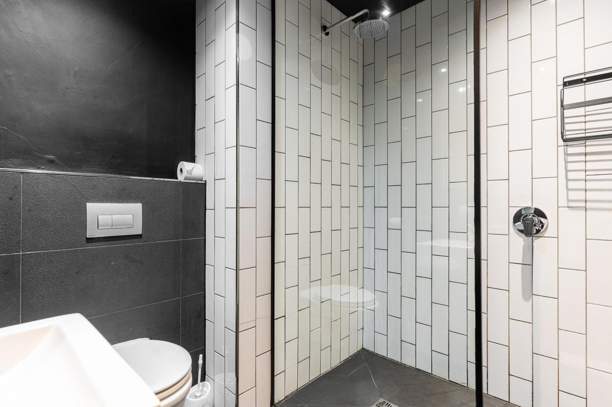 423 Wex1 By Perch With Daily Housekeeping *